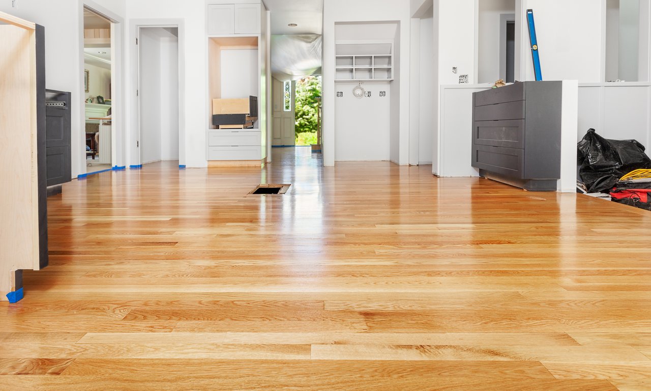 a shinny hardwood floor after polishing wax.